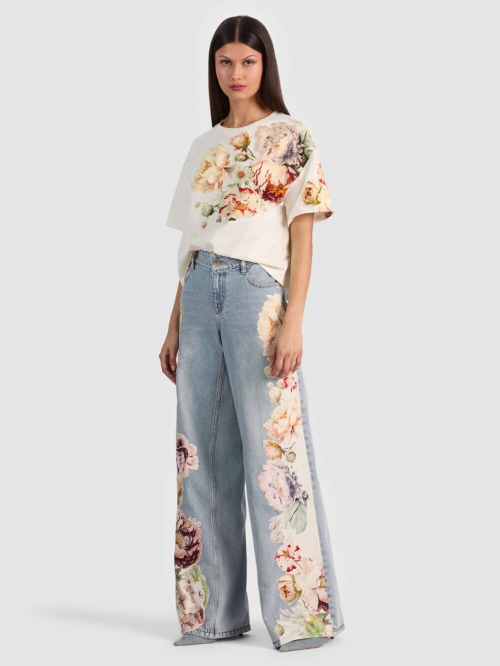 Alice & Olivia Amazing embroidered jean - Picture 3 of 9